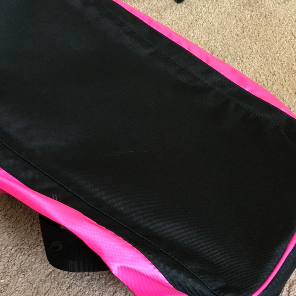 ASICS Duffle Bag - Picture 6 of 13